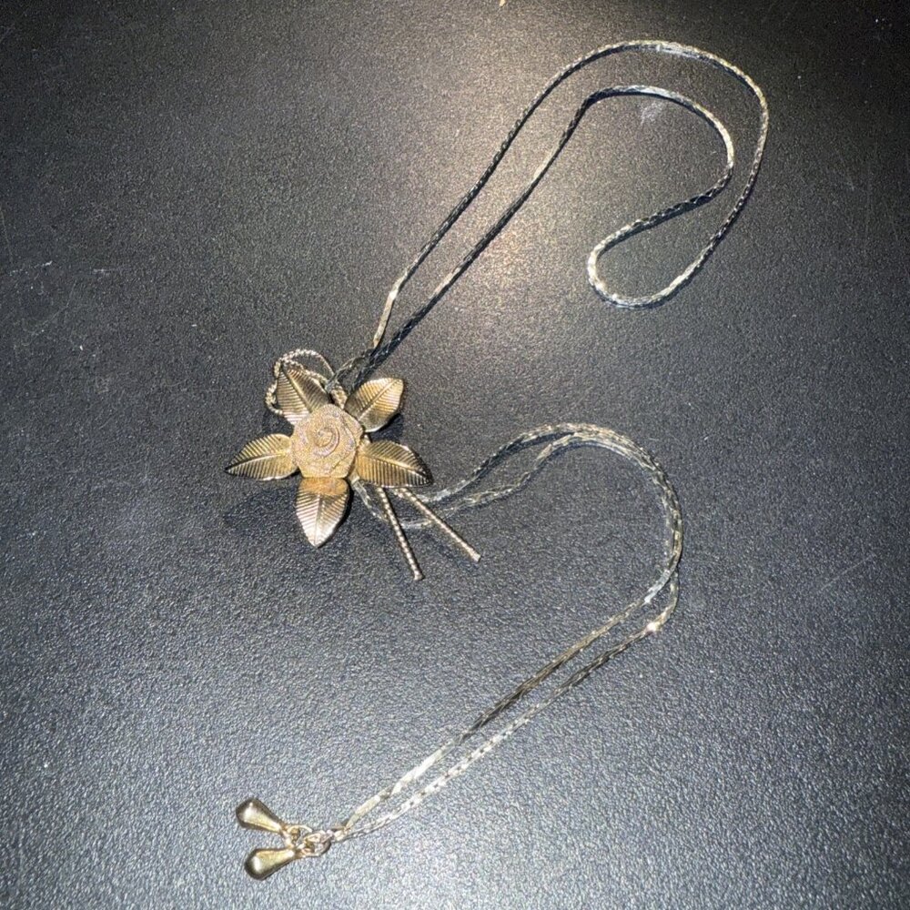 Vintage 1950s mid century Lariat Rose Gold leaf pendant necklace 14”